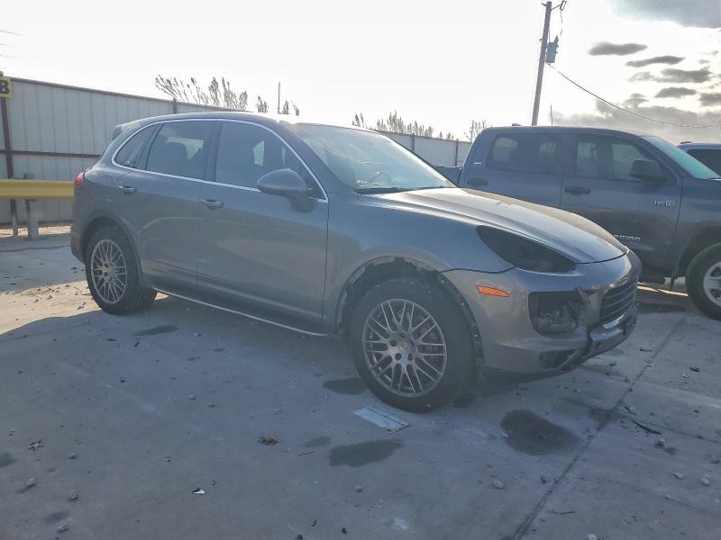 Photo 4 from auction – 2017 PORSCHE CAYENNE S with VIN WP1AB2A23HLA53732