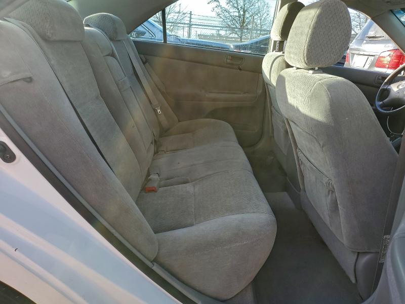 Photo 10 from auction – 2004 TOYOTA CAMRY LE with VIN JTDBE32K340280223