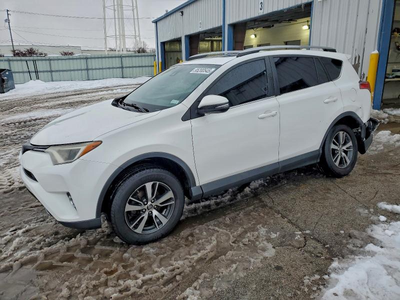 TOYOTA RAV4 XLE 2017 with VIN 2T3RFREV8HW551590 - Photo from auction