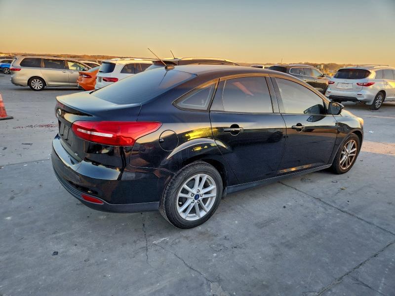 Photo 3 from auction – 2017 FORD FOCUS SE with VIN 1FADP3F2XHL337184