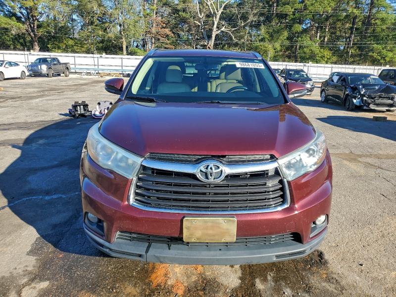 Фото 5 с аукциона – 2016 TOYOTA HIGHLANDER с VIN 5TDKKRFH4GS145358