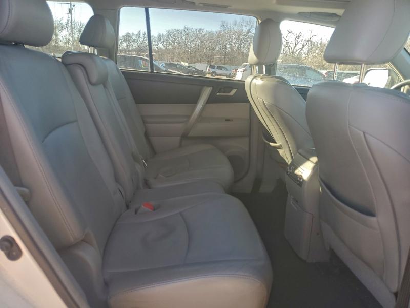 Photo 11 from auction – 2012 TOYOTA HIGHLANDER with VIN 5TDBK3EH9CS161774