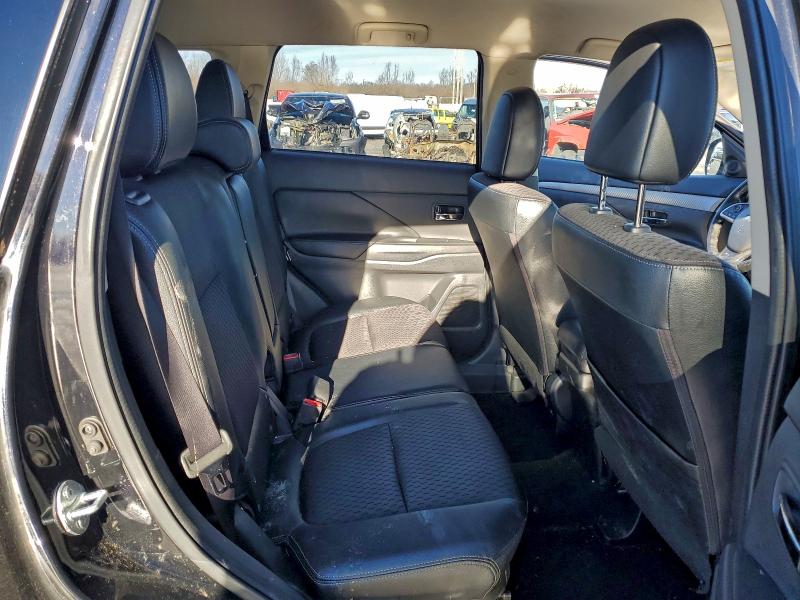 Photo 11 from auction – 2015 MITSUBISHI OUTLANDER with VIN JA4AZ3A34FZ003437