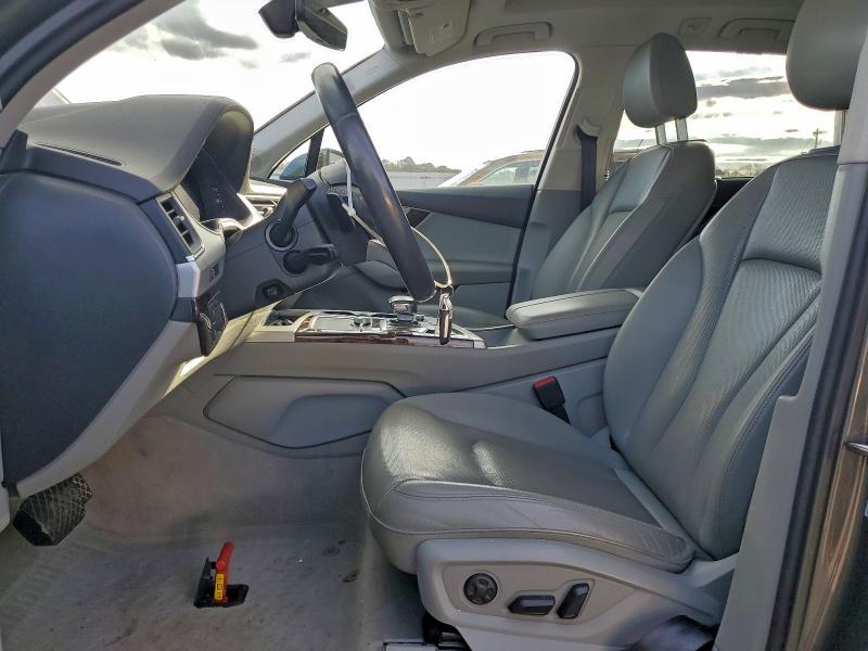 Photo 7 from auction – 2019 AUDI Q7 PREMIUM with VIN WA1LHAF79KD019863