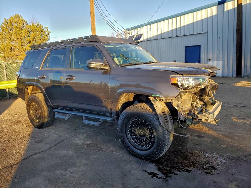 Photo 4 from auction – 2019 TOYOTA 4RUNNER with VIN JTEBU5JR6K5672296