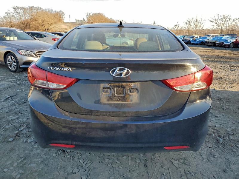 Photo 6 from auction – 2013 HYUNDAI ELANTRA GL with VIN 5NPDH4AE2DH444792