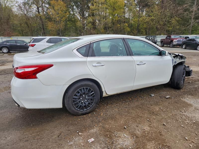 Photo 3 from auction – 2017 NISSAN ALTIMA 2.5 with VIN 1N4AL3AP5HC193027