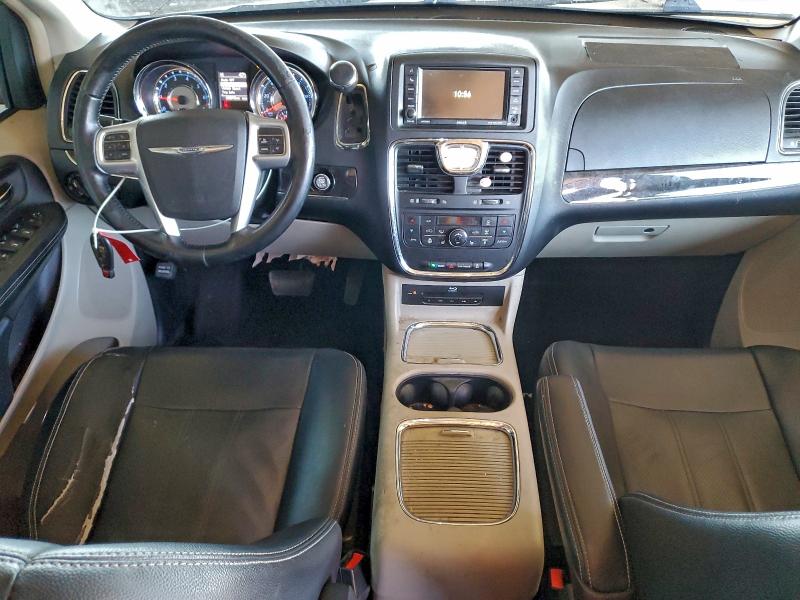 Photo 8 from auction – 2013 CHRYSLER TOWN & COU with VIN 2C4RC1CG0DR708340