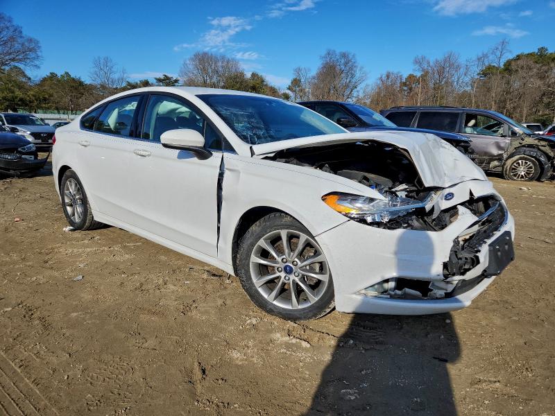Photo 4 from auction – 2017 FORD FUSION SE with VIN 3FA6P0HD5HR346043