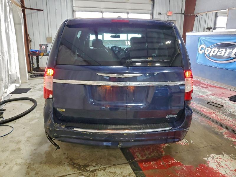 Photo 6 from auction – 2015 CHRYSLER TOWN & COU with VIN 2C4RC1BG3FR739926