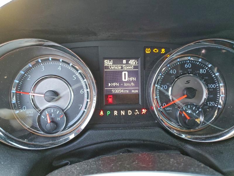 Photo 9 from auction – 2015 CHRYSLER TOWN & COU with VIN 2C4RC1HG3FR754157