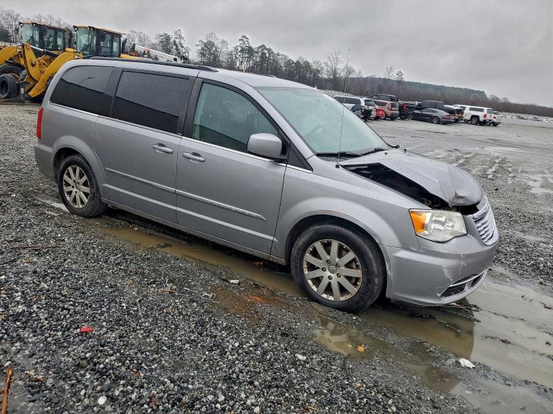 Photo 4 from auction – 2013 CHRYSLER TOWN & COU with VIN 2C4RC1BG2DR797586