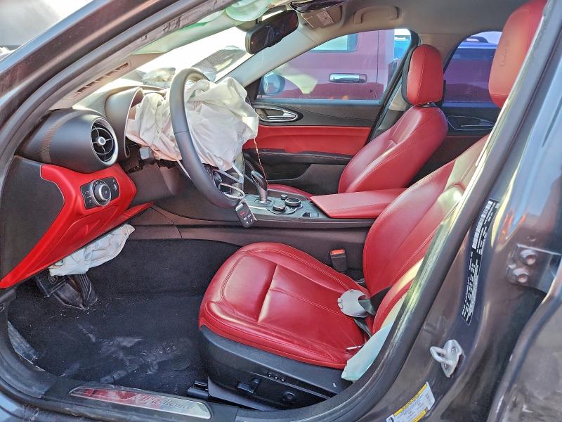 Photo 7 from auction – 2019 ALFA ROMEO GIULIA with VIN ZARFAMAN3K7619989