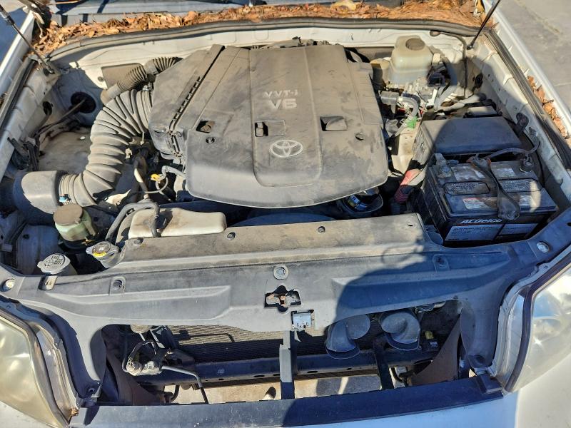 Photo 12 from auction – 2005 TOYOTA 4RUNNER LI with VIN JTEZU17R150052228