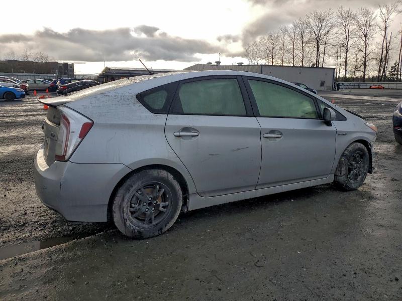 Photo 3 from auction – 2015 TOYOTA PRIUS with VIN JTDKN3DU6F1979082