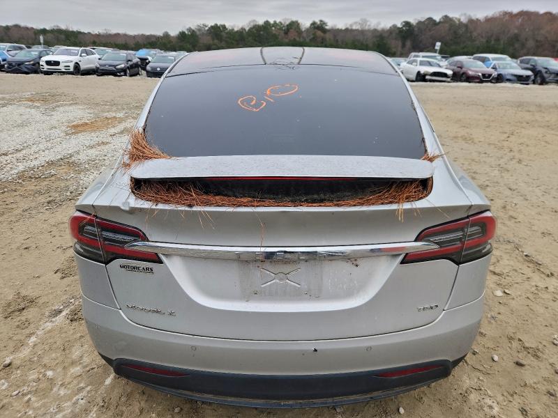 Photo 6 from auction – 2017 TESLA MODEL X with VIN 5YJXCBE28HF049357