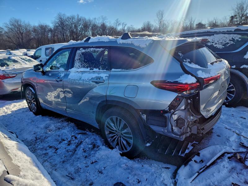 Photo 2 from auction – 2021 TOYOTA HIGHLANDER with VIN 5TDFZRBH5MS150261