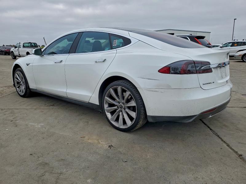 Photo 2 from auction – 2013 TESLA MODEL S with VIN 5YJSA1CN1DFP04234