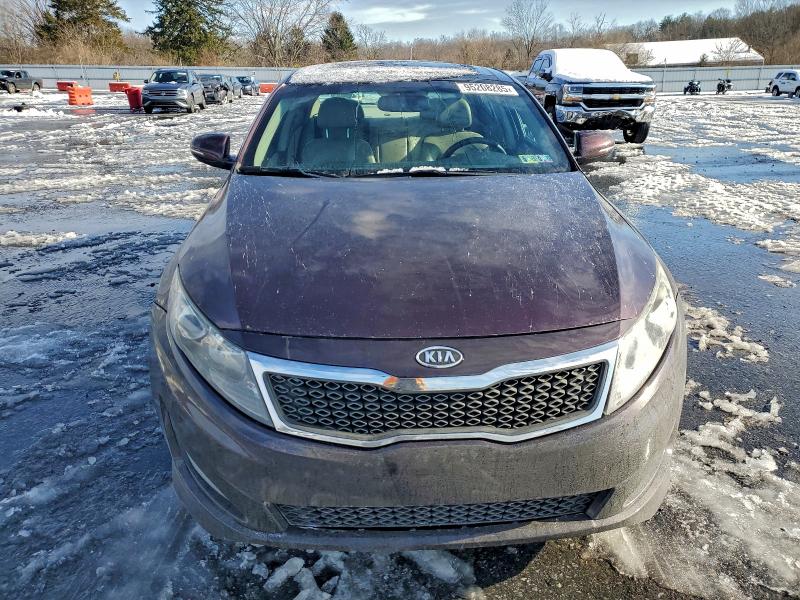 Photo 5 from auction – 2011 KIA OPTIMA with VIN KNAGN4A77B5113112