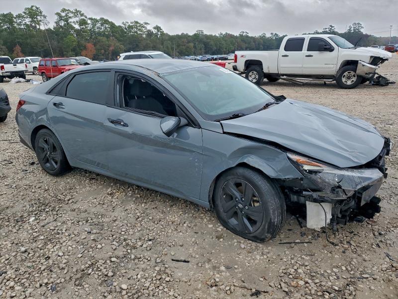 Photo 4 from auction – 2022 HYUNDAI ELANTRA SE with VIN KMHLM4AG2NU358765
