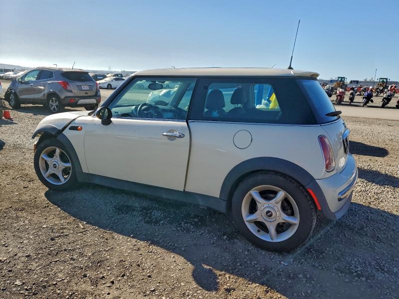 Photo 2 from auction – 2003 MINI COOPER with VIN WMWRC33473TE18119