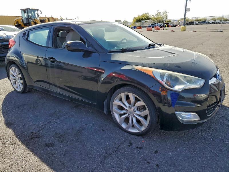 Photo 4 from auction – 2013 HYUNDAI VELOSTER with VIN KMHTC6AD2DU133023