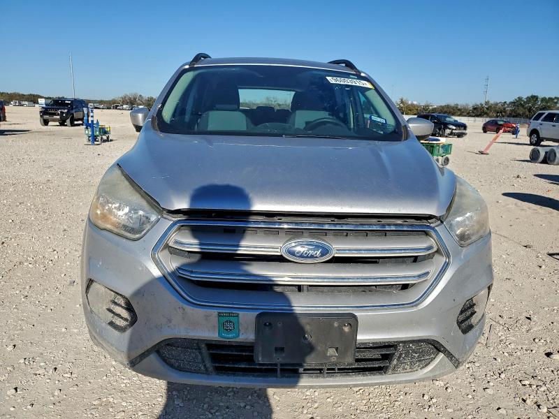 Photo 5 from auction – 2018 FORD ESCAPE SE with VIN 1FMCU0GD9JUA04001