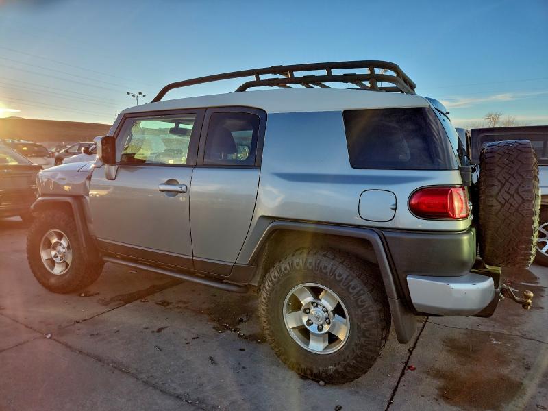 Photo 2 from auction – 2010 TOYOTA FJ CRUISER with VIN JTEBU4BF2AK093255