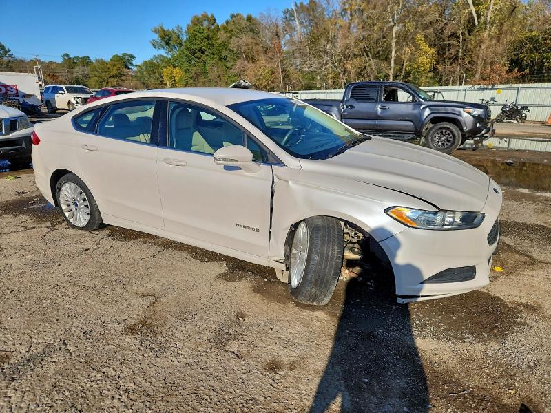 Photo 4 from auction – 2015 FORD FUSION SE with VIN 3FA6P0LU3FR169397
