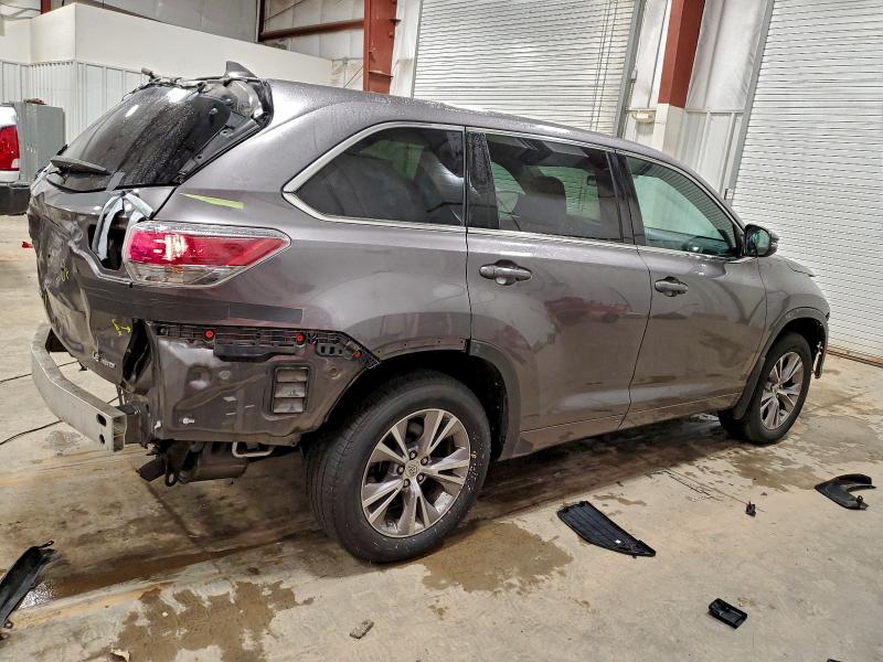 Photo 3 from auction – 2015 TOYOTA HIGHLANDER with VIN 5TDBKRFH3FS177698