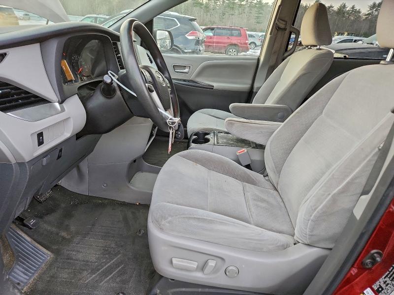 Photo 7 from auction – 2015 TOYOTA SIENNA LE with VIN 5TDJK3DC8FS105380