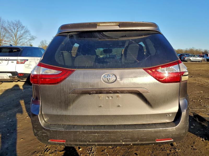 Photo 6 from auction – 2017 TOYOTA SIENNA LE with VIN 5TDKZ3DC3HS893939
