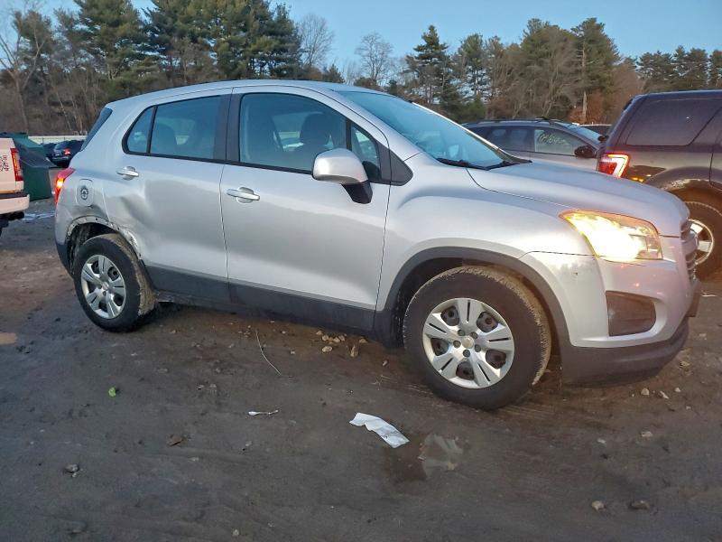 Photo 4 from auction – 2016 CHEVROLET TRAX LS with VIN 3GNCJKSB7GL165472
