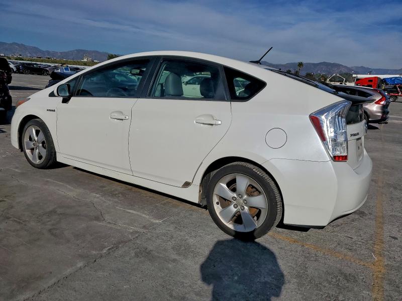 Photo 2 from auction – 2011 TOYOTA PRIUS with VIN JTDKN3DU7B5325839