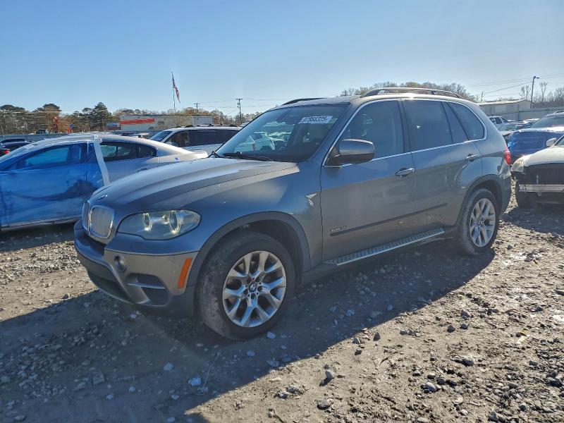 BMW X5 XDRIVE3 2013 with VIN 5UXZV4C57D0E02077 - Photo from auction