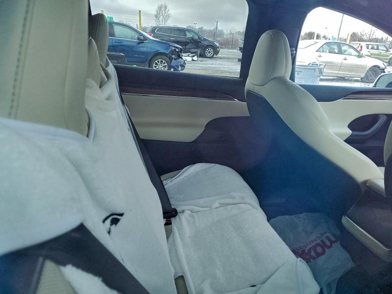 Photo 11 from auction – 2023 TESLA MODEL X with VIN 7SAXCDE52PF403784