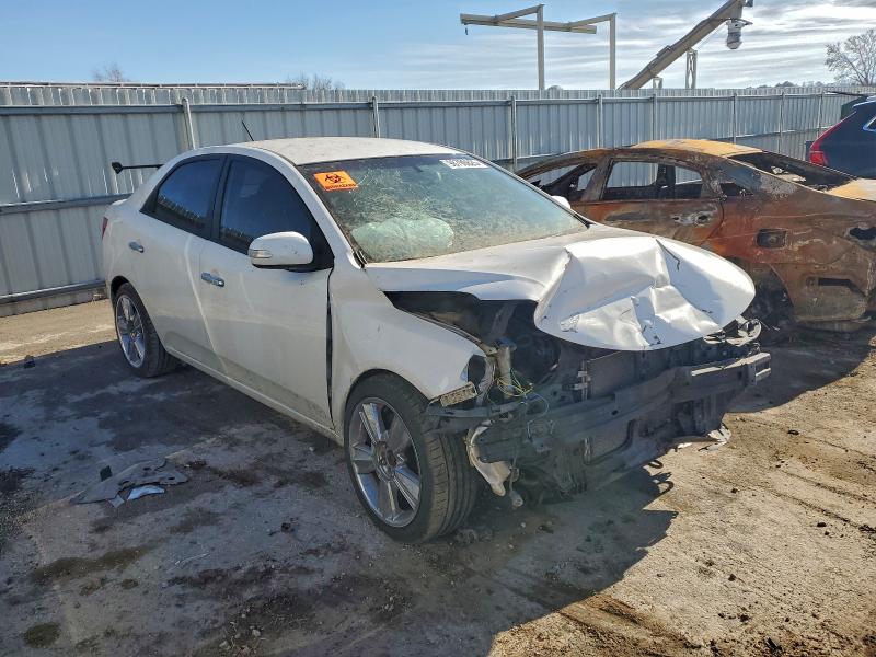 Foto 4 de la subasta – 2010 KIA FORTE EX con VIN KNAFU4A25A5844445