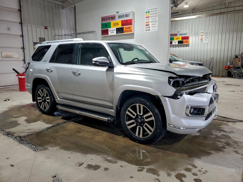 Photo 4 from auction – 2014 TOYOTA 4RUNNER SR with VIN JTEBU5JR1E5154309