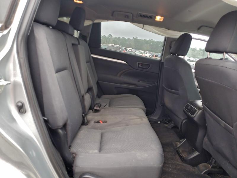 Photo 11 from auction – 2019 TOYOTA HIGHLANDER with VIN 5TDZARFH4KS055167