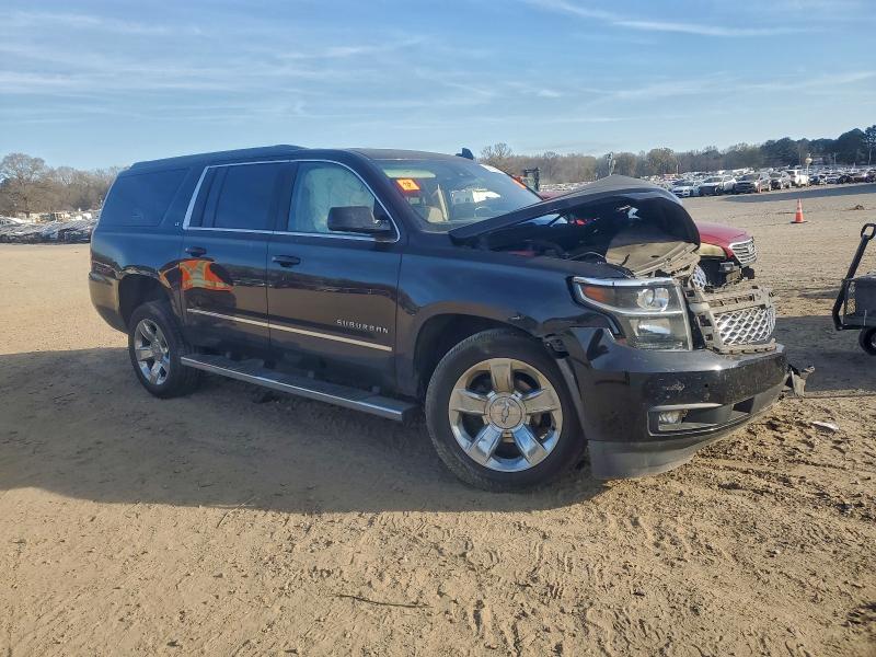 Photo 4 from auction – 2017 CHEVROLET SUBURBAN with VIN 1GNSCHKC2HR232622