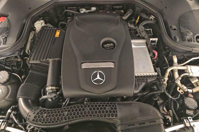 Photo 7 from auction – 2019 MERCEDES-BENZ E 300 with VIN WDDZF4JB2KA614063
