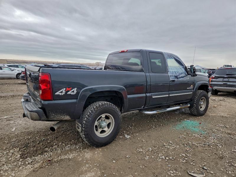 Foto 3 de la subasta – 2003 CHEVROLET SILVERADO con VIN 1GCHK291X3E356676