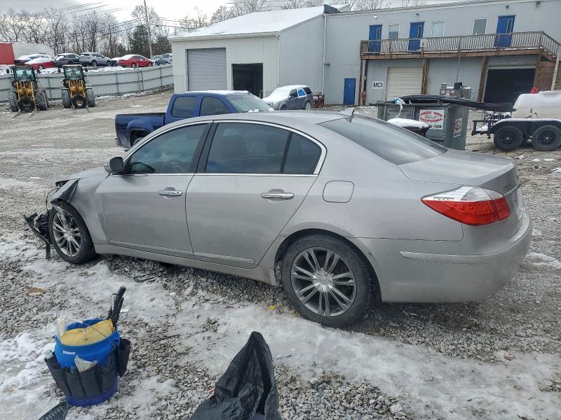 Photo 2 from auction – 2011 HYUNDAI GENESIS with VIN KMHGC4DF5BU114546