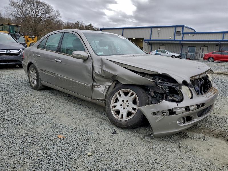 Photo 4 from auction – 2003 MERCEDES-BENZ E with VIN WDBUF65J33X100656