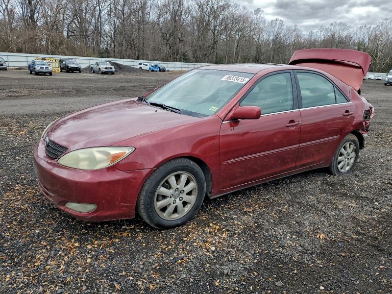 TOYOTA CAMRY LE 2004 with VIN 4T1BE32K84U321689 - Photo from auction