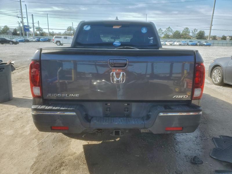 Photo 6 from auction – 2017 HONDA RIDGELINE with VIN 5FPYK3F57HB023037