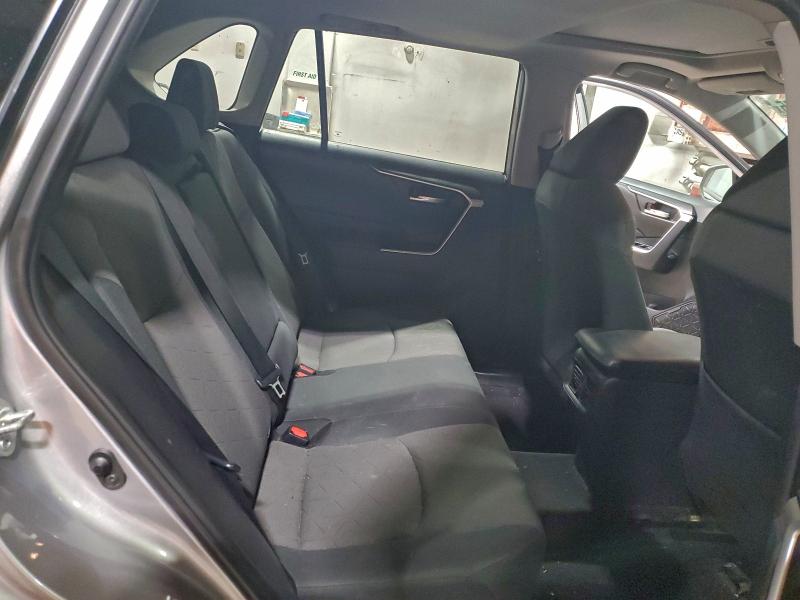 Photo 11 from auction – 2019 TOYOTA RAV4 with VIN 2T3P1RFV8KC019107