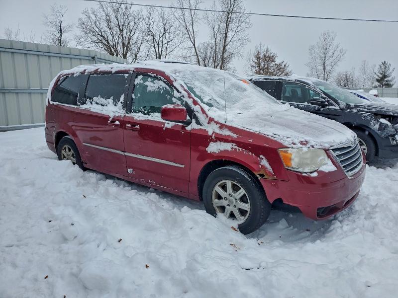 Photo 4 from auction – 2010 CHRYSLER TOWN & COU with VIN 2A4RR8D19AR480541