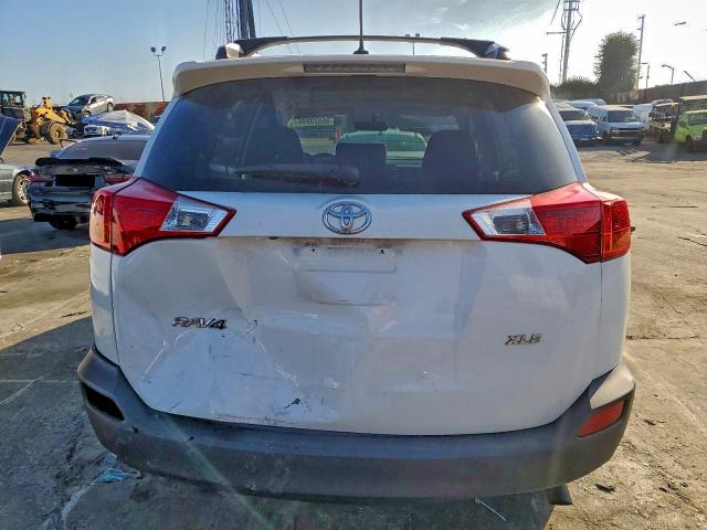 Photo 6 from auction – 2015 TOYOTA RAV4 XLE with VIN JTMWFREV7FD068914