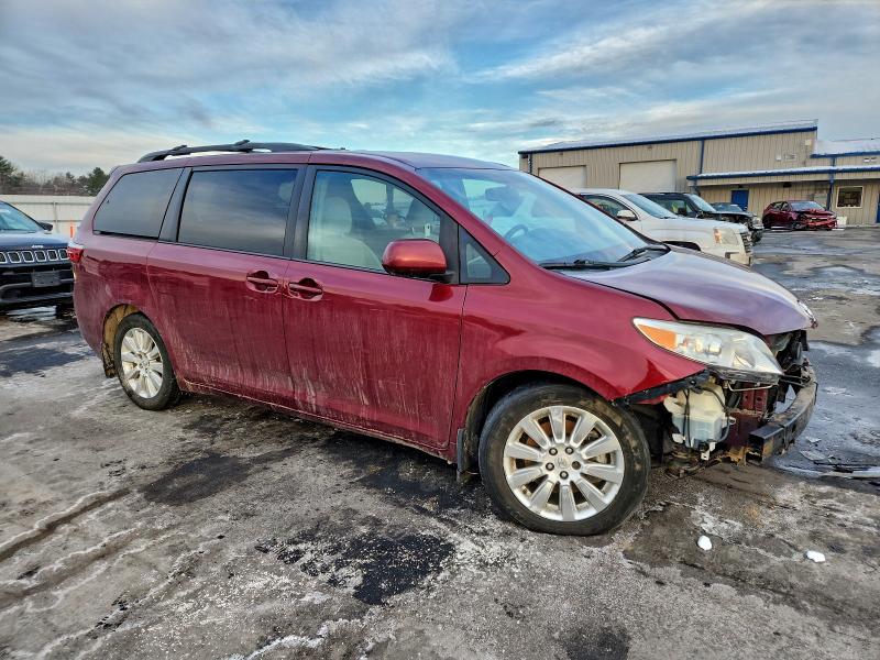Photo 4 from auction – 2015 TOYOTA SIENNA LE with VIN 5TDJK3DC8FS105380